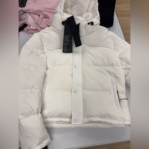 NWT aritzia superpuff shorty